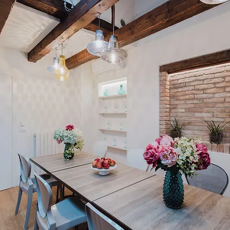 Polo's Treasures Apartment *