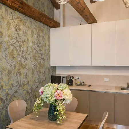 Polo's Treasures البندقية