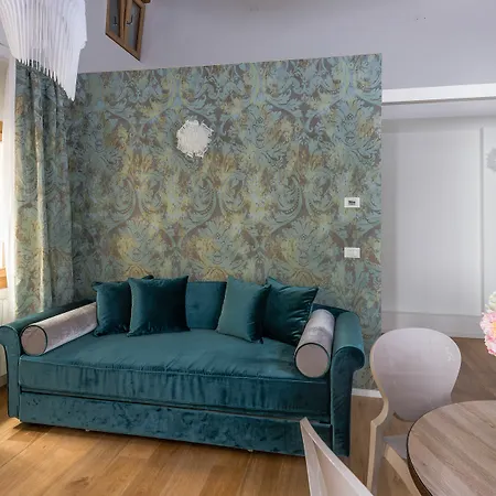 Polo's Treasures アパート