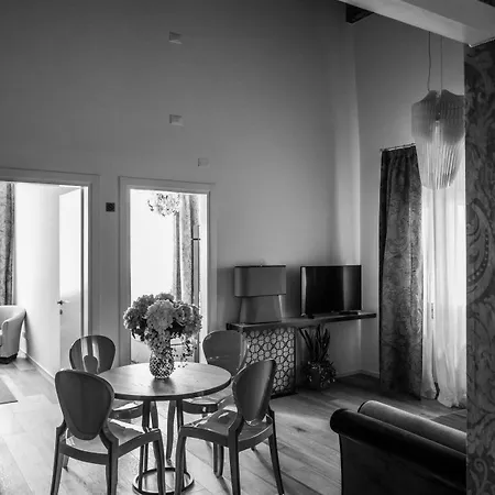 Polo's Treasures アパート *